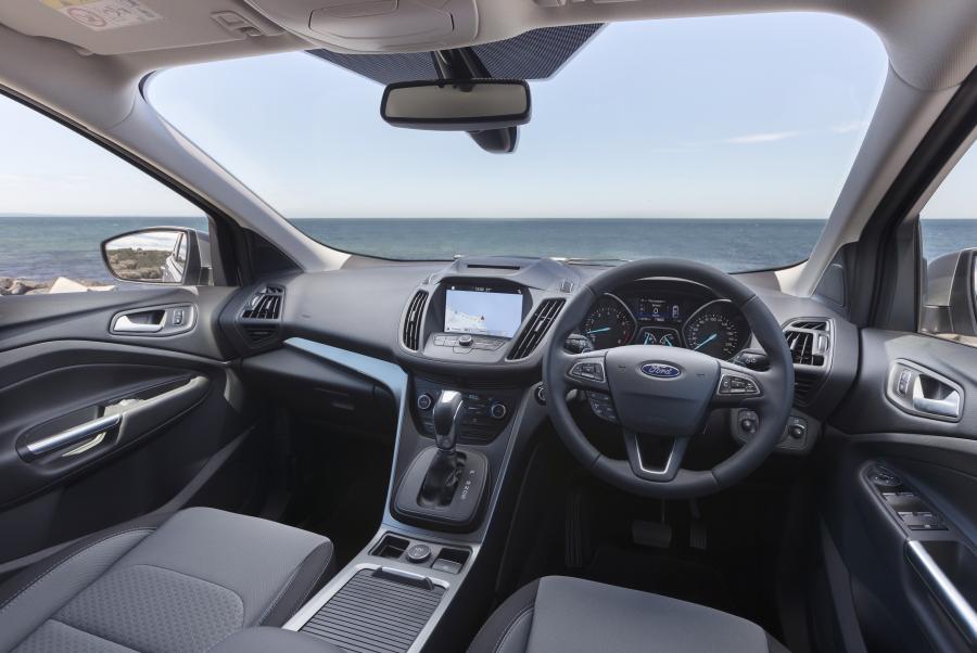 Торпедо Ford Escape Trend 2016 года  (AU) (фото 37 из 44)
